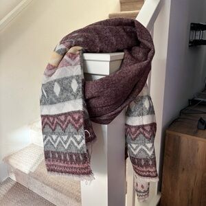 Patterned Knit Scarf in Burgundy and Gray